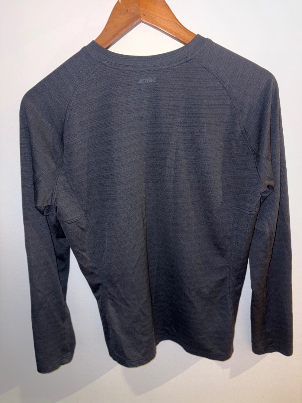 MEC Women’s Charcoal Long Sleeve Base Layer Top - Size L
